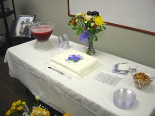 Bill and Rozanne's 40th Anniversary Cake. If you look to the left, you'll see the re-touched wedding picture
